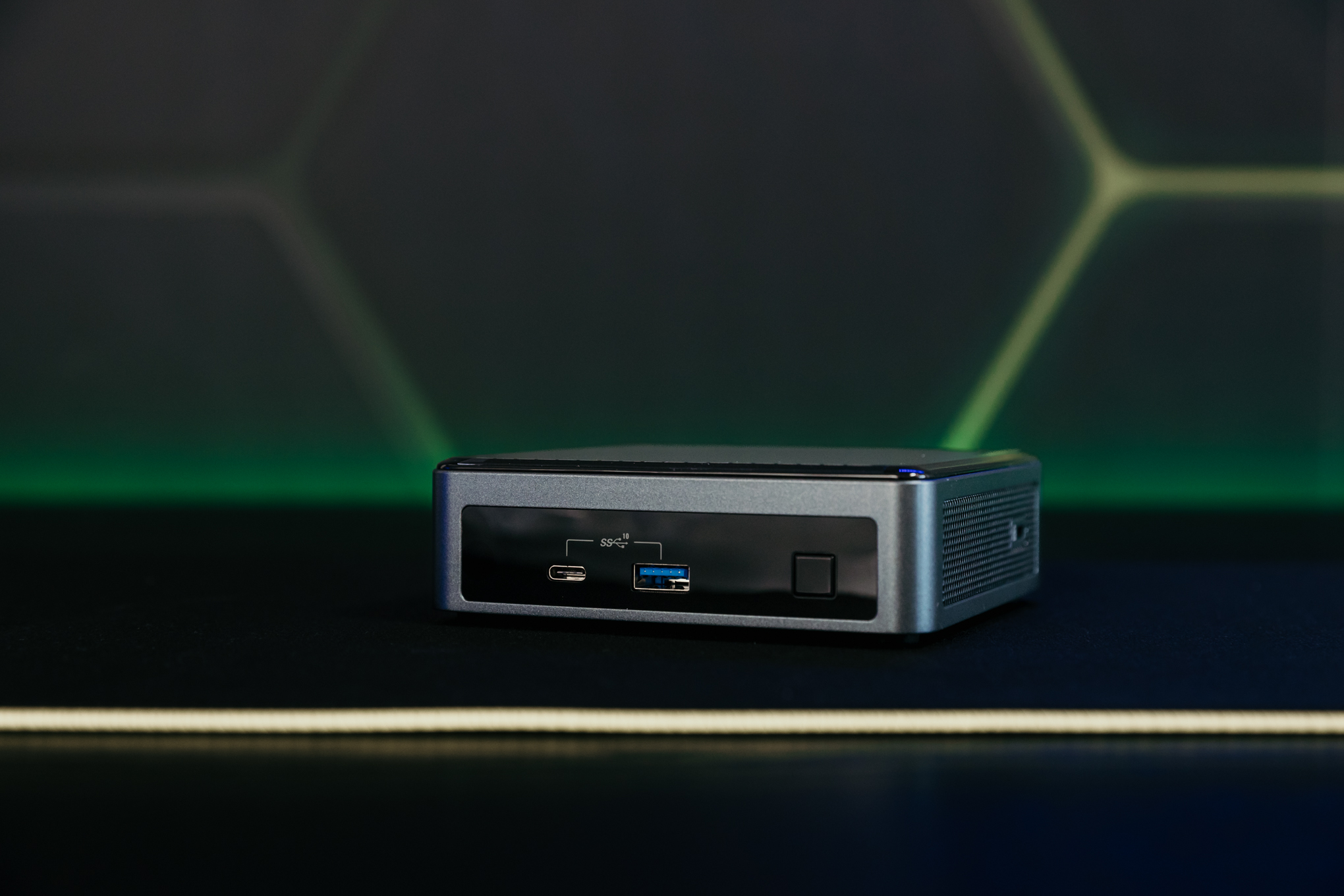 Intel NUC 10 I5-10210U, 64GB RAM, 512GB NvMe + 128GB SSD, Windows 11 Pro &ndash; Mini PC Usato (Ottimo Stato)